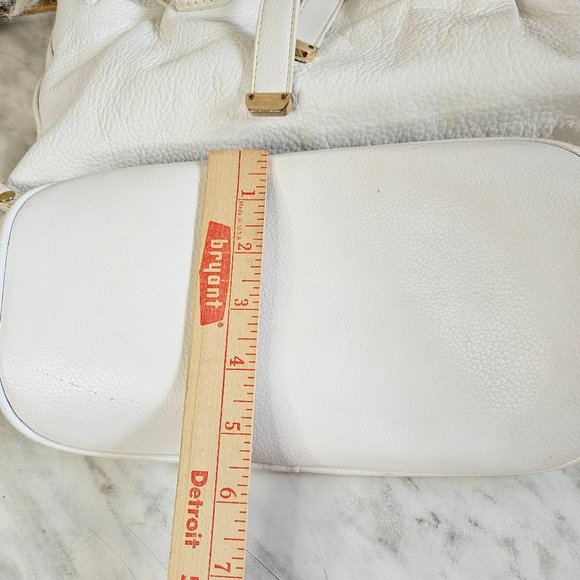 Liz Claiborne New York White Genuine Leather Drawstring Bucket Bag - Picture 10 of 14